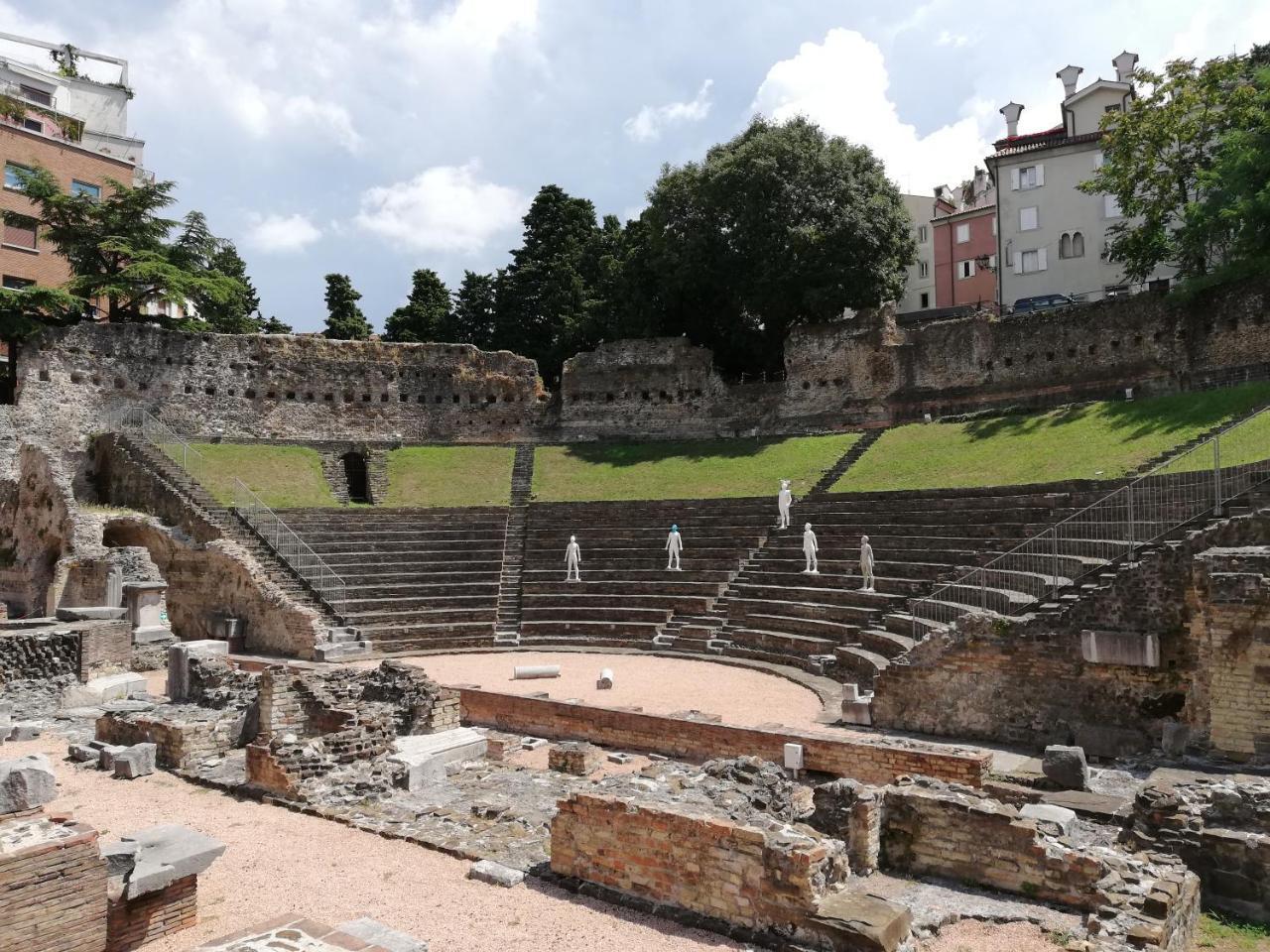 Residence Teatro Romano Τεργέστη Εξωτερικό φωτογραφία