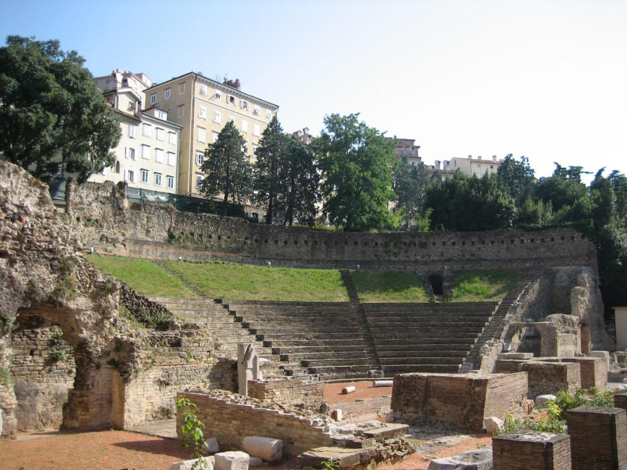 Residence Teatro Romano Τεργέστη Εξωτερικό φωτογραφία